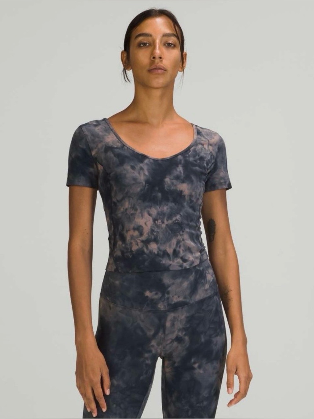 🍋Women’s Lululemon Align T-shirt size 6🍋